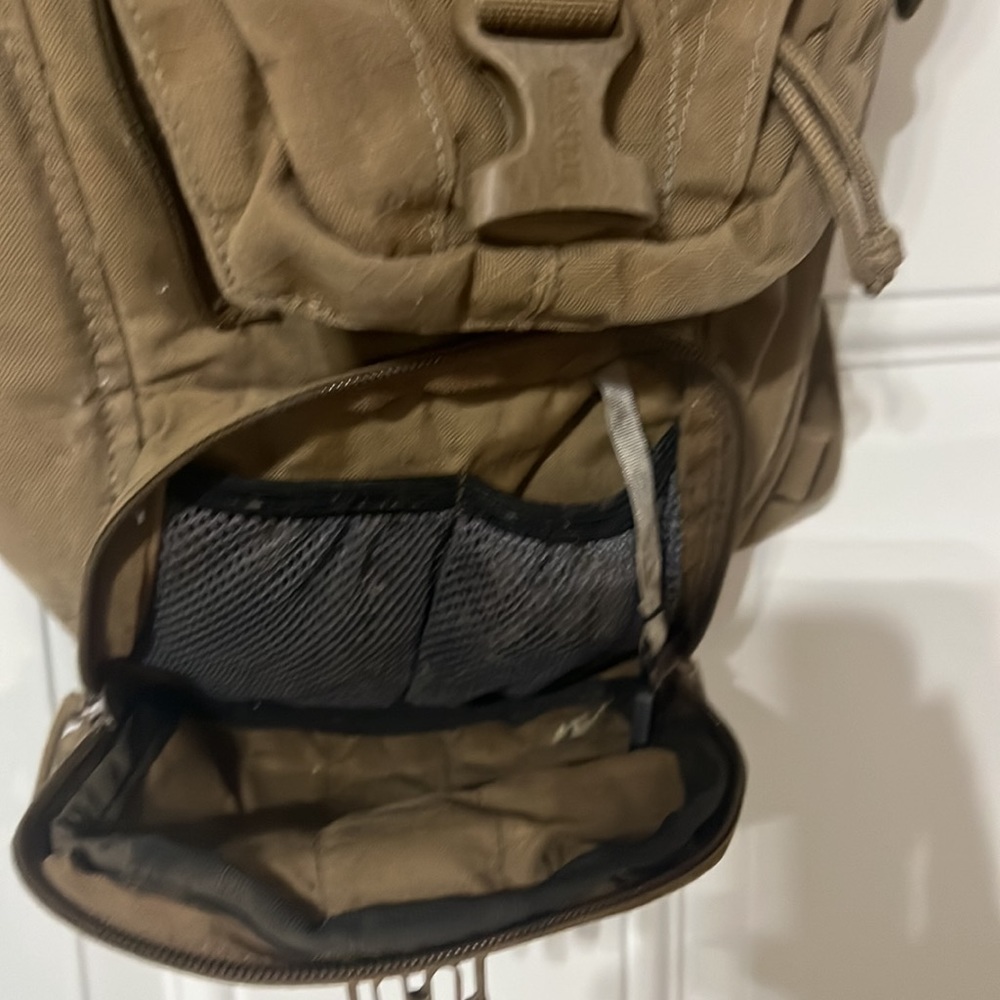 USMC Issued Camelbak Ambush™ 100oz Mil Spec Crux - Picture 5 of 7